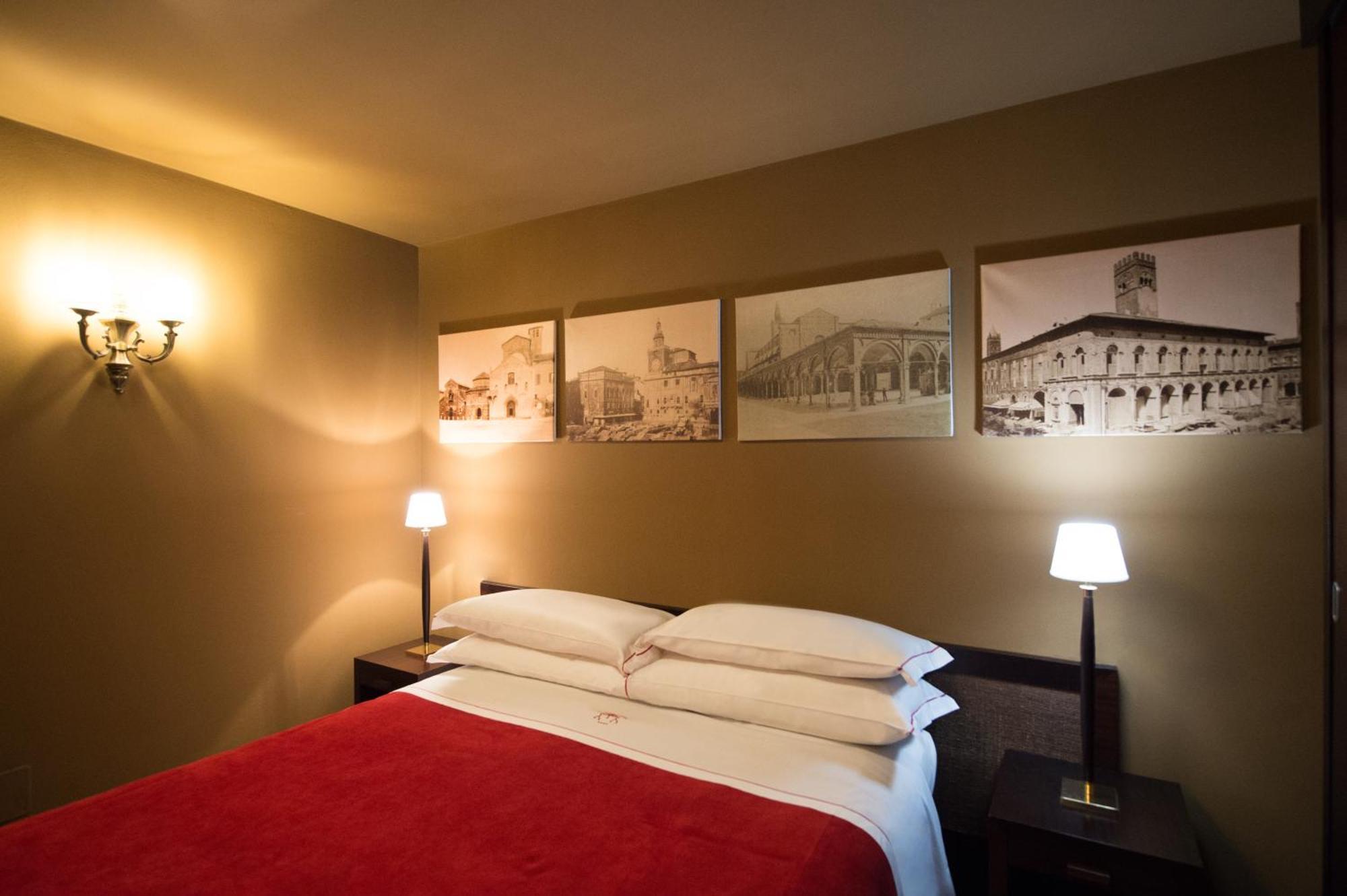 Phi Hotel Bologna Bagian luar foto