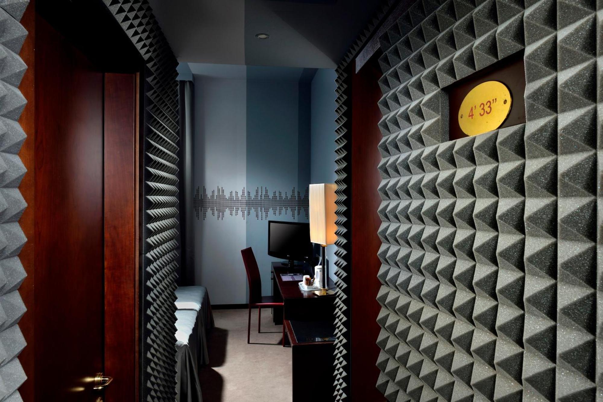 Phi Hotel Bologna Bagian luar foto