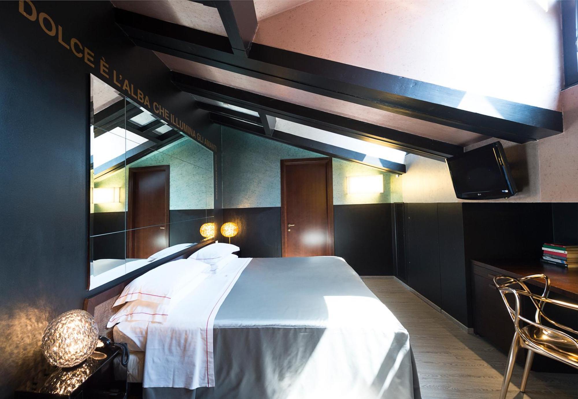 Phi Hotel Bologna Bagian luar foto